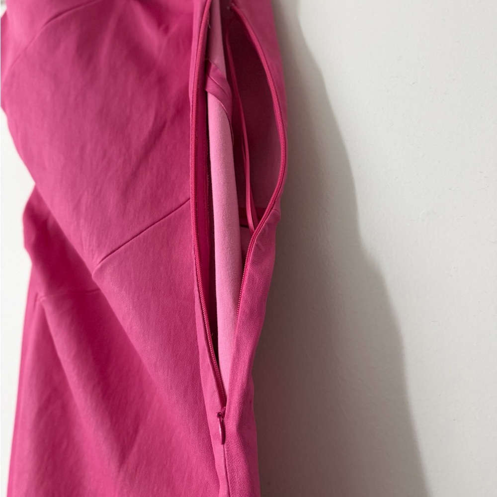 Authentic Givenchy Lamb Leather Mini Dress in Pink
$3,986.39 size Fr 36 US 2 - Picture 8 of 11